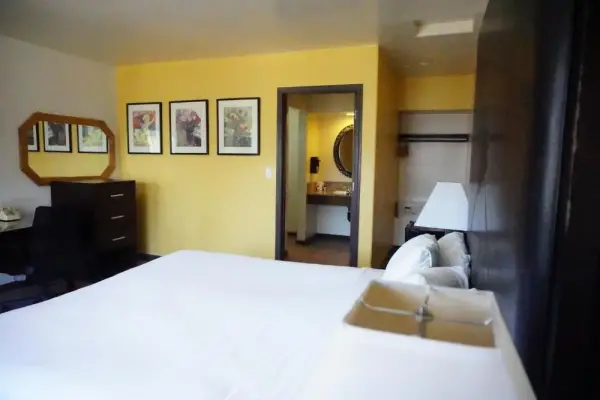 Casa Bella Inn Downtown LA 8